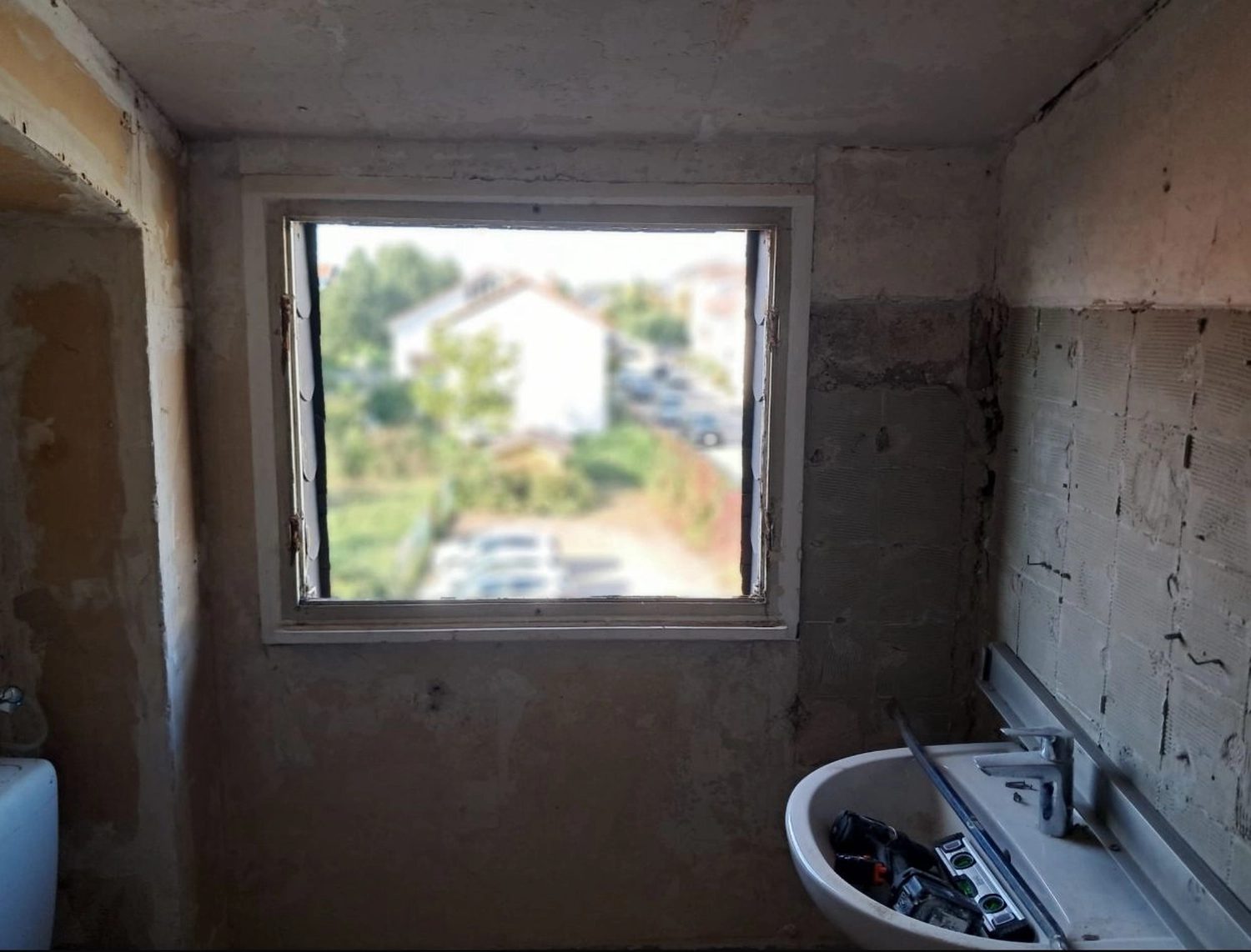 Firma Ianus Danut — Renovierung & Sanierung — Leimen — Fenstereinbau